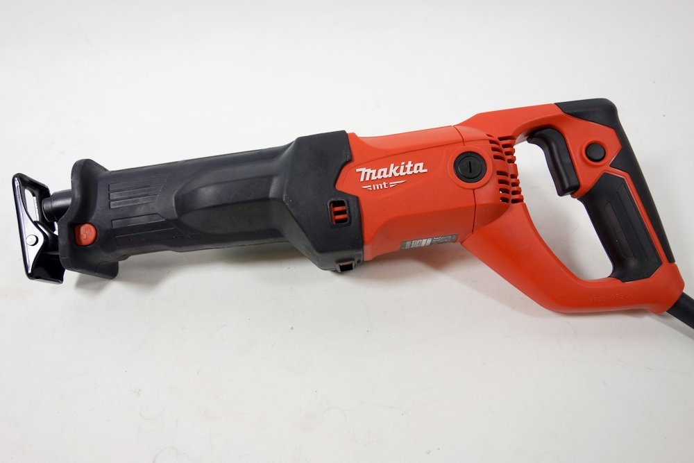 Сабельная пила Makita MT M4501